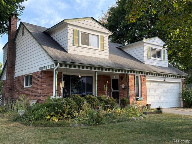 front view picture of 8636 War Bonnet Dr, Commerce Township, MI. 48382