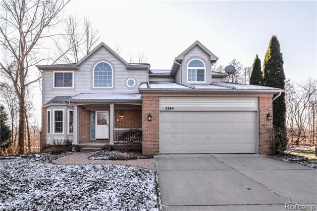 front view picture of 5344 Seminole Ct, Commerce Township, MI. 48382