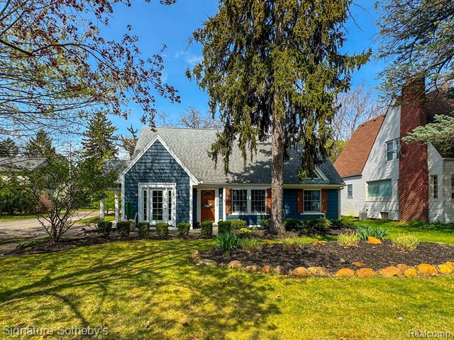 front view picture of 3556 Orchard Lake Rd, West Bloomfield, MI. 48324