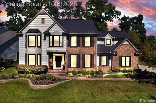 front view picture of 2008 Applebrook Dr, Commerce Township, MI. 48382