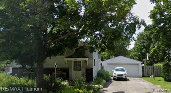 front view picture of 971 Panorama Dr, Milford, MI. 48381