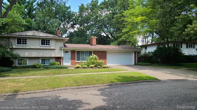 front view picture of 8736 Ringwood Dr, Commerce Township, MI. 48382