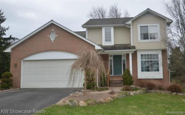 front view picture of 3645 Sandbar Dr, Commerce Township, MI. 48382