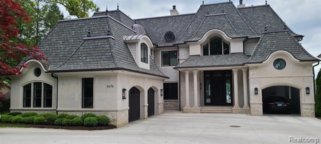 front view picture of 2676 Lari Ct, West Bloomfield, MI. 48324