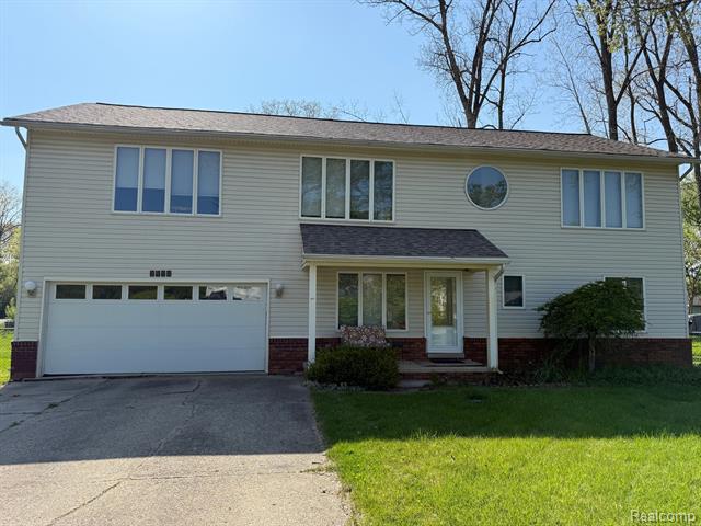 front view picture of 2498 Sunset Terrace Ln, West Bloomfield, MI. 48324