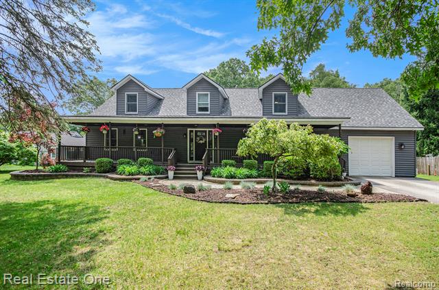 front view picture of 2400 Rolandale, West Bloomfield, MI. 48324