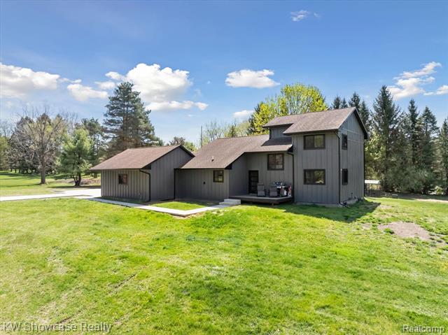 front view picture of 1452 Edgewood Ln, Milford, MI. 48381