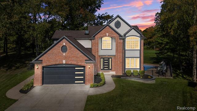 front view picture of 2420 Baltimore Ct, Commerce Township, MI. 48382