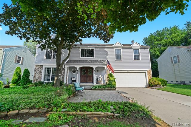 front view picture of 2395 Harness, West Bloomfield, MI. 48324