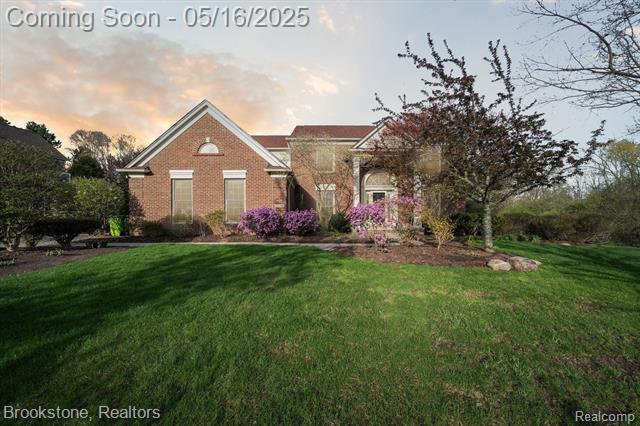 front view picture of 2201 Timberridge Dr, West Bloomfield, MI. 48324