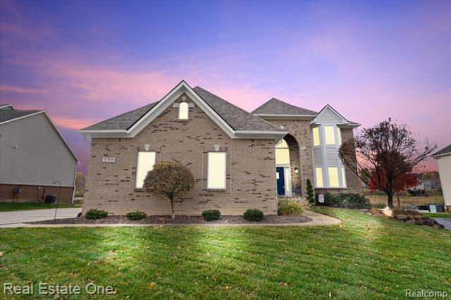 front view picture of 539 Olivia Dr, Milford, MI. 48381
