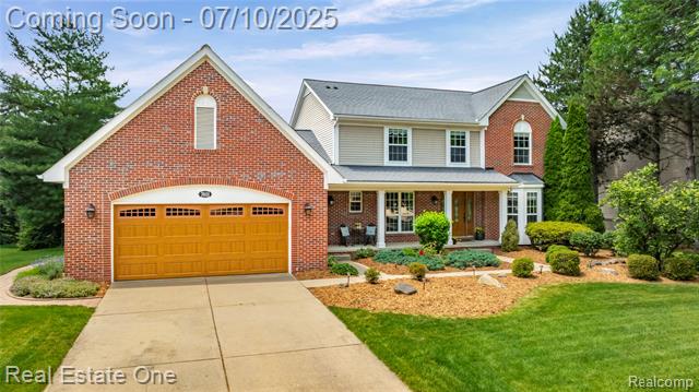 front view picture of 7601 Greenway Ln, West Bloomfield, MI. 48324