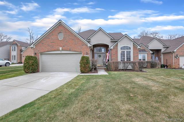 front view picture of 6133 Lochmore Dr, Commerce Township, MI. 48382