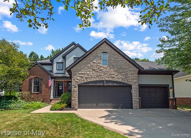 front view picture of 6066 Strawberry Cir, Commerce Township, MI. 48382