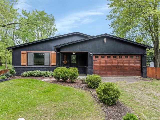 front view picture of 1716 Birchton St, Commerce Township, MI. 48382