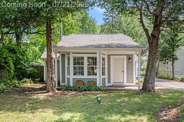 front view picture of 1791 Petrolia, West Bloomfield, MI. 48324