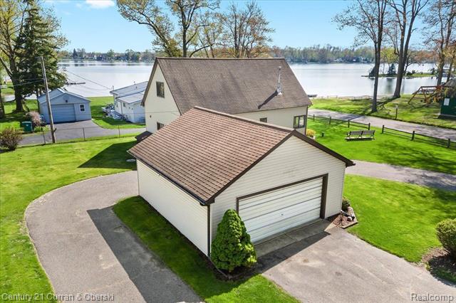 front view picture of 1645 Grinshaw St, Commerce Township, MI. 48382