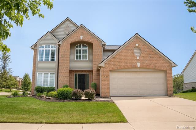 front view picture of 6020 Majestic Oaks Dr, Commerce Township, MI. 48382