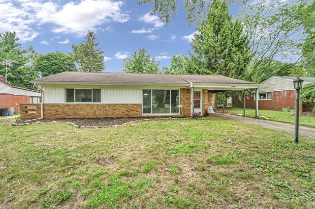 front view picture of 2480 Walce Dr, West Bloomfield, MI. 48324