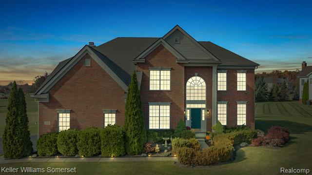 front view picture of 1754 Bristol Dr, Milford, MI. 48380