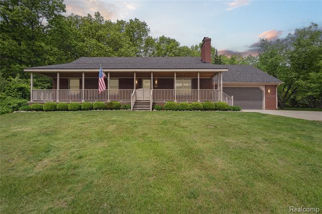 front view picture of 1330 Evergreen, Milford, MI. 48380