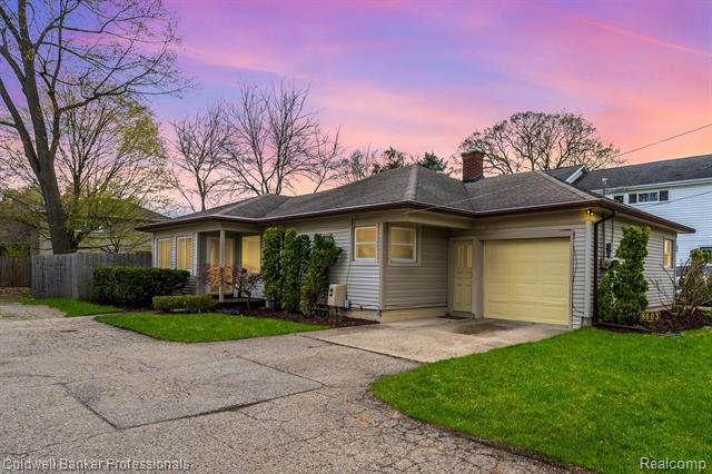front view picture of 8603 Hibbing St, Commerce Township, MI. 48382