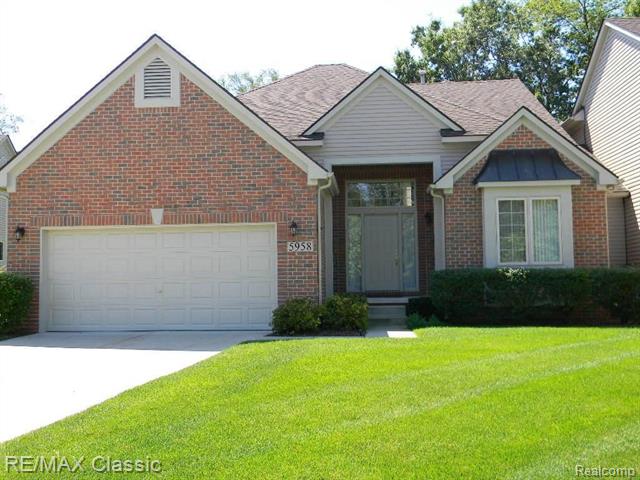 front view picture of 5958 Lochmore Dr, Commerce Township, MI. 48382