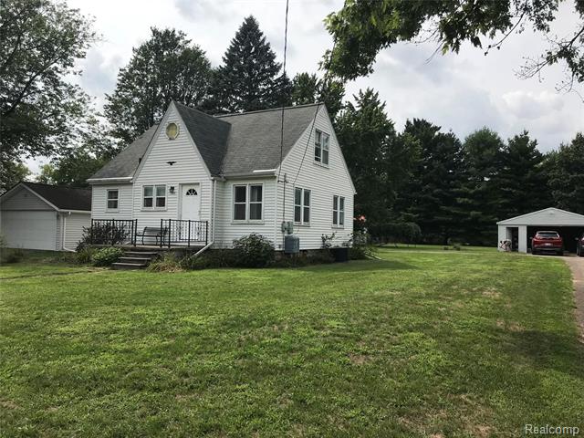 front view picture of 1684 Petrolia, West Bloomfield, MI. 48324