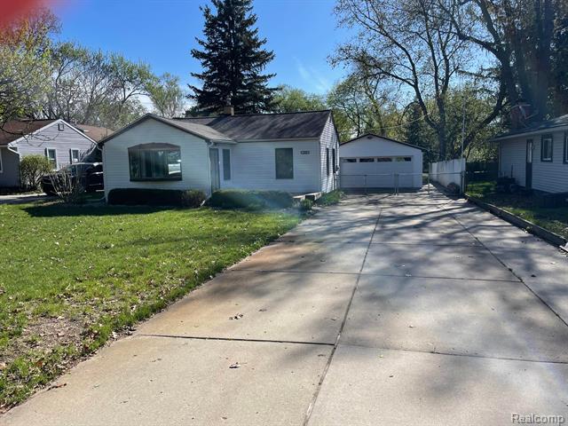 front view picture of 1659 Weymouth St, West Bloomfield, MI. 48324