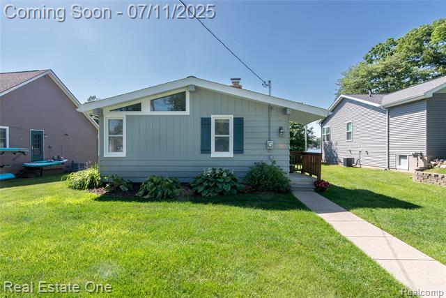 front view picture of 8856 Charbane St, White Lake, MI. 48386