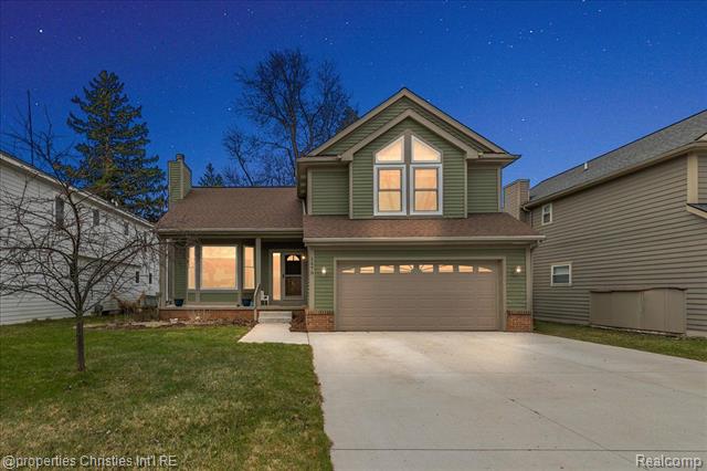 front view picture of 1570 Larchmont Ave, Waterford, MI. 48328