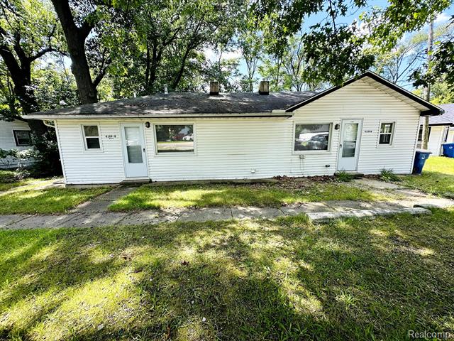 front view picture of 4109 Parkway, Waterford, MI. 48328