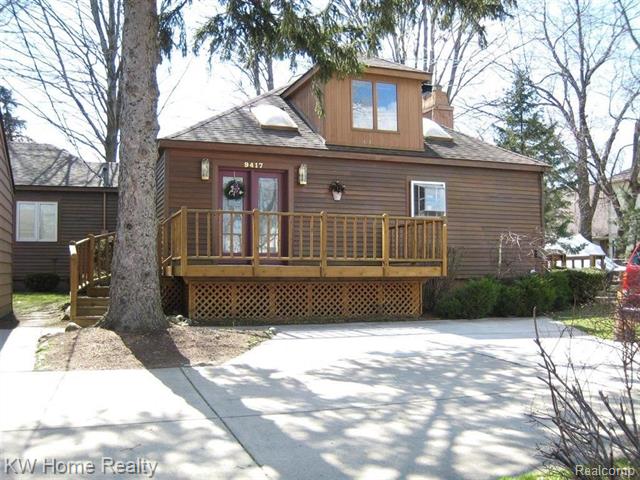 front view picture of 9417 Cedar Island Rd, White Lake, MI. 48386
