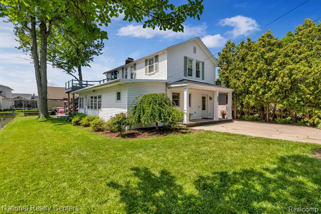front view picture of 1430 Rossdale Dr, Waterford, MI. 48328