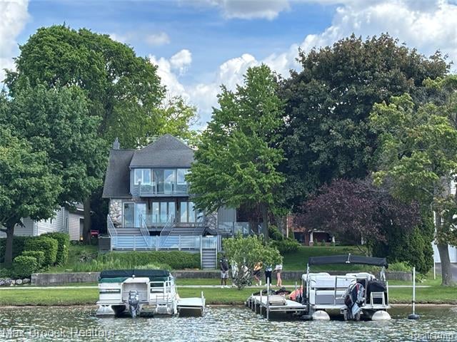 front view picture of 2222 Garland St, Keego Harbor, MI. 48320