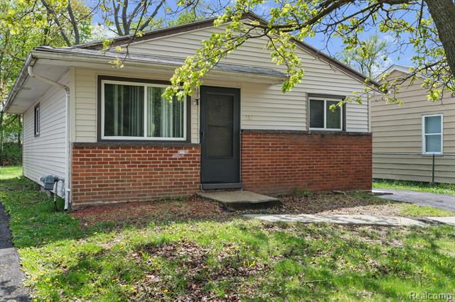 front view picture of 289 Nebraska Ave, Pontiac, MI. 48341