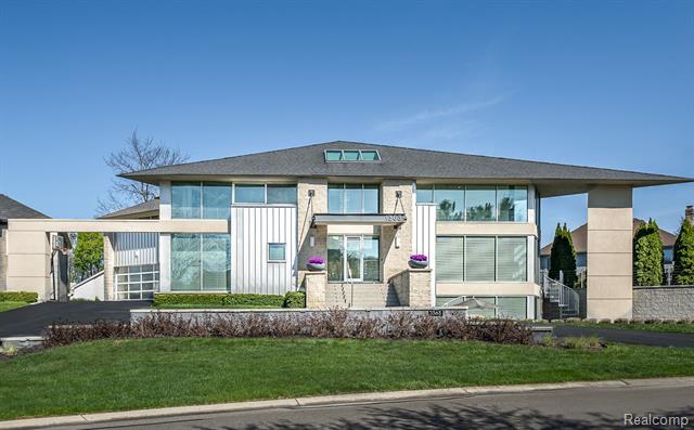 front view picture of 1363 Forest Bay Dr, Waterford, MI. 48328