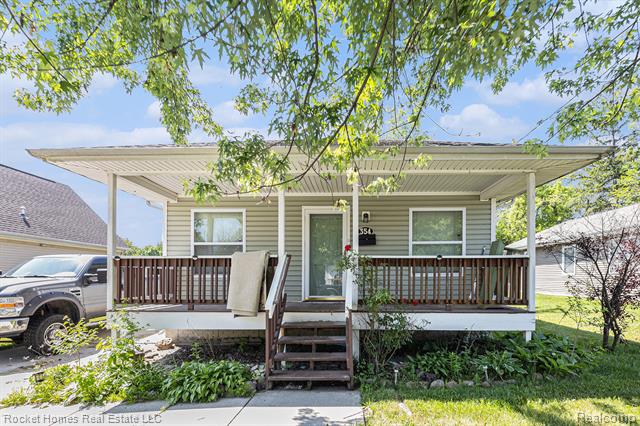front view picture of 354 Ferry Ave, Pontiac, MI. 48341