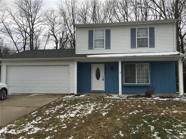 front view picture of 1054 Parkway, Waterford, MI. 48328