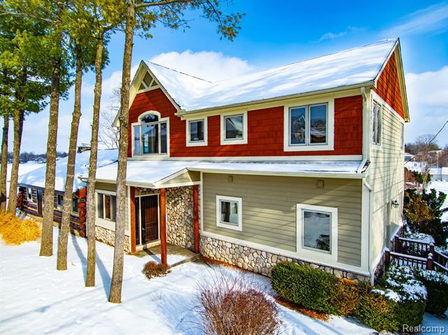 front view picture of 4474 Cass Elizabeth Rd, Waterford, MI. 48328