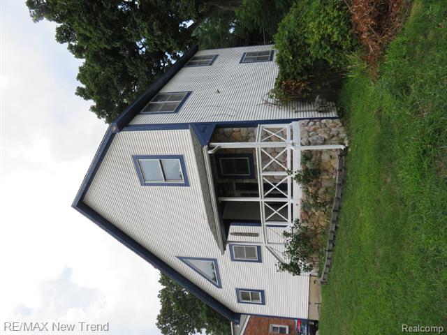 front view picture of 5410 Fleet Ave, Waterford, MI. 48327