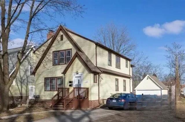 front view picture of 147 Draper Ave, Waterford, MI. 48328
