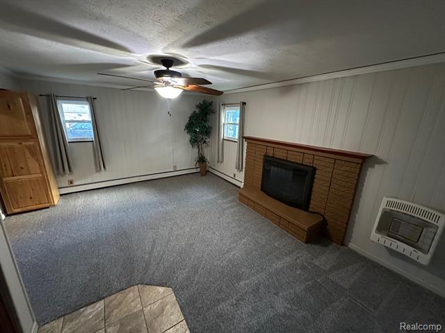 front view picture of 941 Shoshone Cir, Waterford, MI. 48327