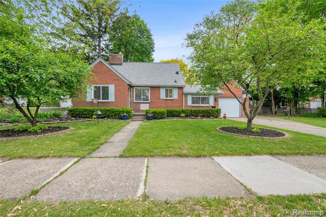 front view picture of 1104 James K Blvd, Pontiac, MI. 48341