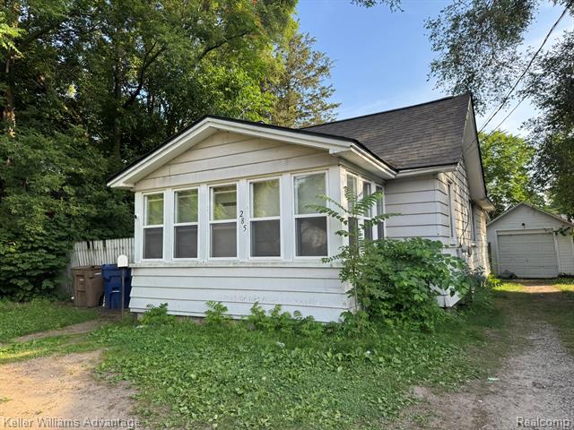 front view picture of 285 Voorheis St, Pontiac, MI. 48341