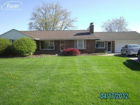 front view picture of 3340 Windcroft Dr, Waterford, MI. 48328