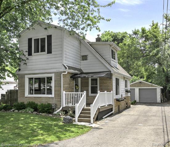 front view picture of 9081 Julia Ave, White Lake, MI. 48386