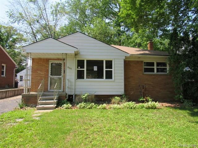 front view picture of 304 Draper Ave, Pontiac, MI. 48341