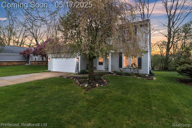 front view picture of 5722 King James Ln, Waterford, MI. 48327
