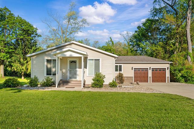 front view picture of 4530 Douglas Terrace, Coloma, MI. 49038